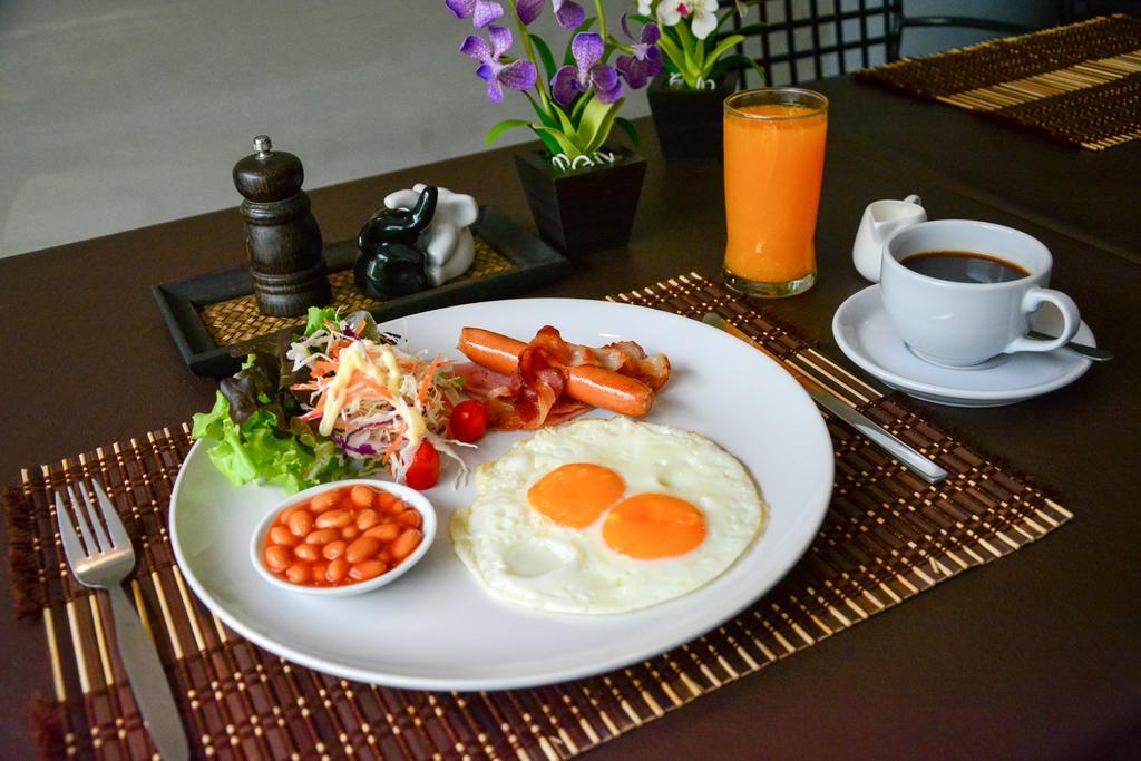 Thapae Loft Hotel Chiang Mai Exterior photo
