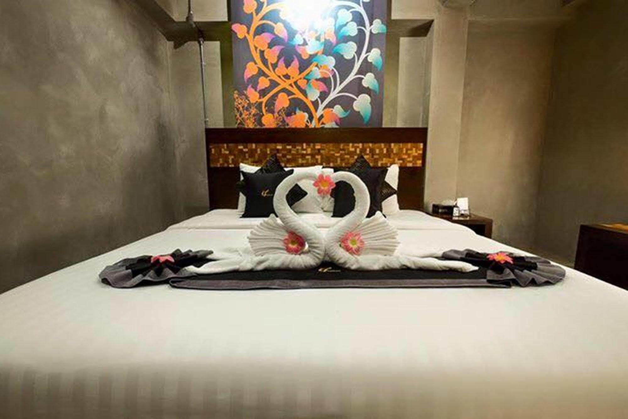 Thapae Loft Hotel Chiang Mai Exterior photo
